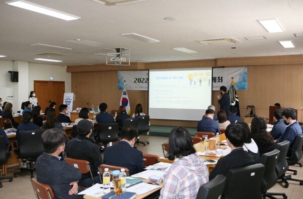 인천환경공단(이사장 김상길)은 최근 공단 대회의실에서 인천 지역경제 활성화 및 중소기업의 판로 개척을 위한 제6회 공공구매 상담회를 개최했다.
