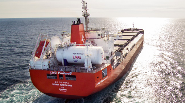 신소재 ‘극저온용 고망간강’으로 제작된 LNG(액화천연가스) 탱크를 탑재한 선박. 사진=포스코